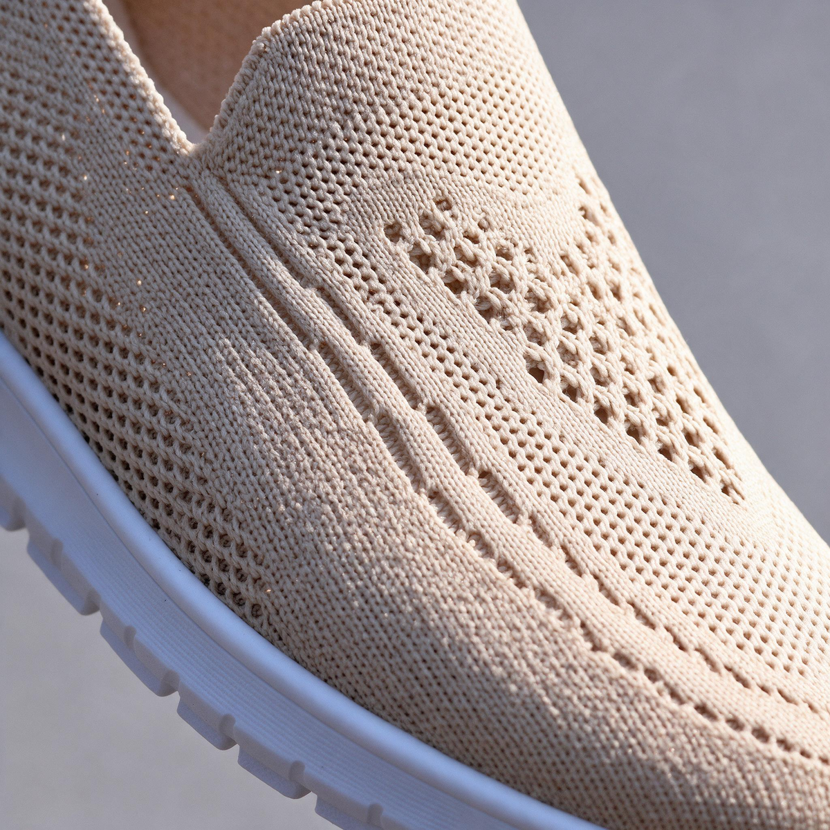 🌿 Slip-On Shoes | Breathable Knit | Everyday Comfort for Travelers